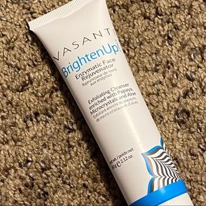 Vasanti brighten up rejuvenator